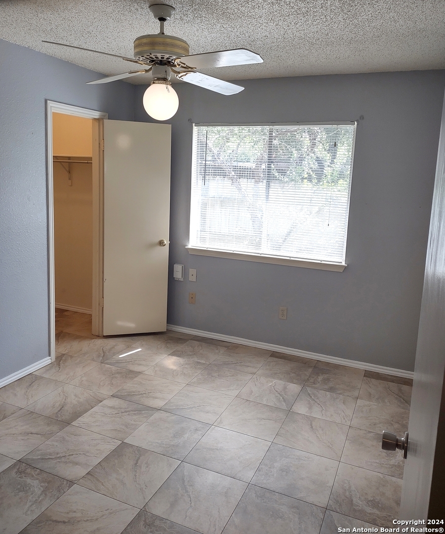 6418 Ridgehurst