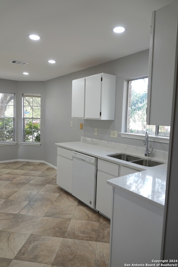 6418 Ridgehurst