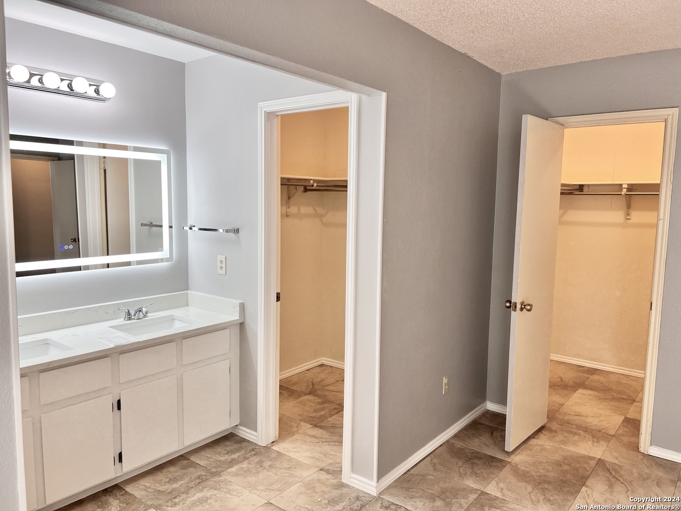 6418 Ridgehurst