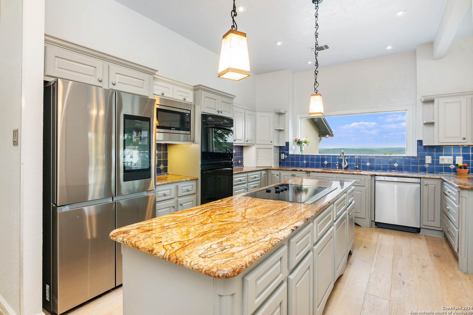 9735 TOWER VIEW
