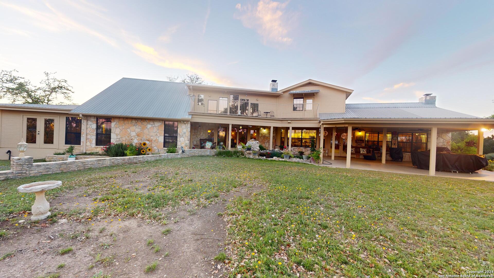 1092 COUNTRY PIKE