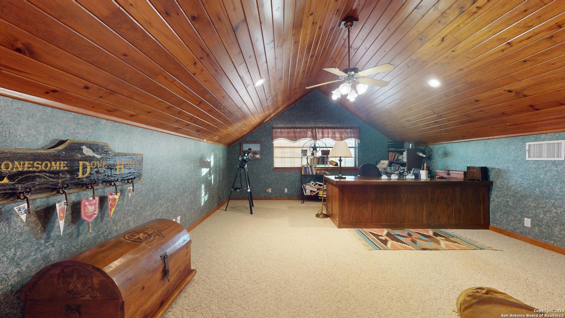 1092 COUNTRY PIKE