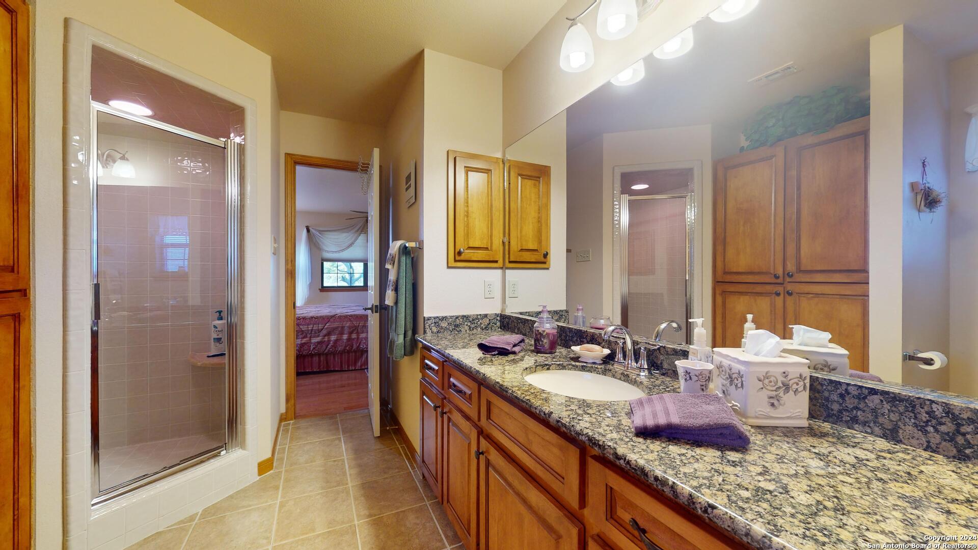 1092 COUNTRY PIKE