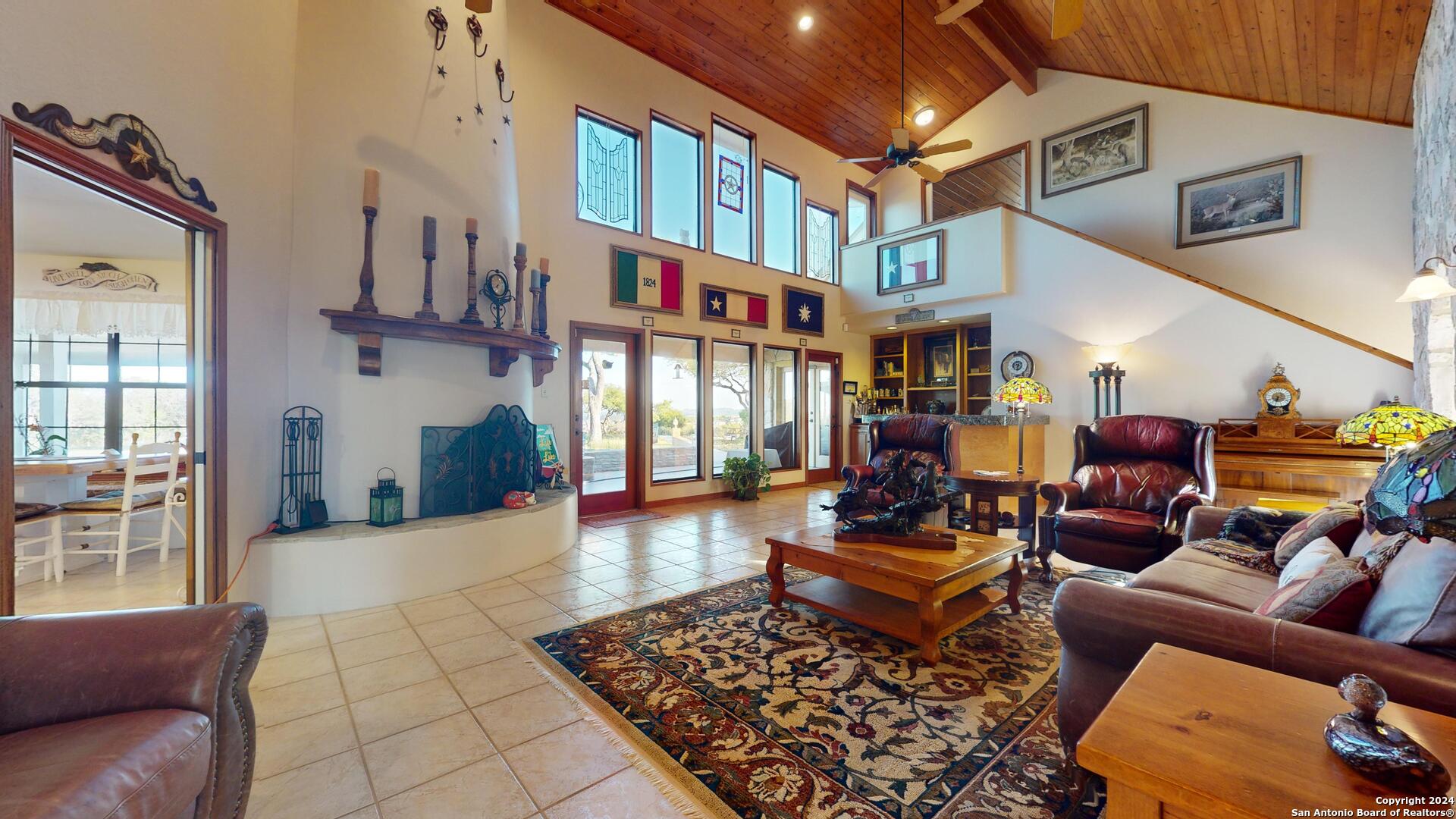 1092 COUNTRY PIKE