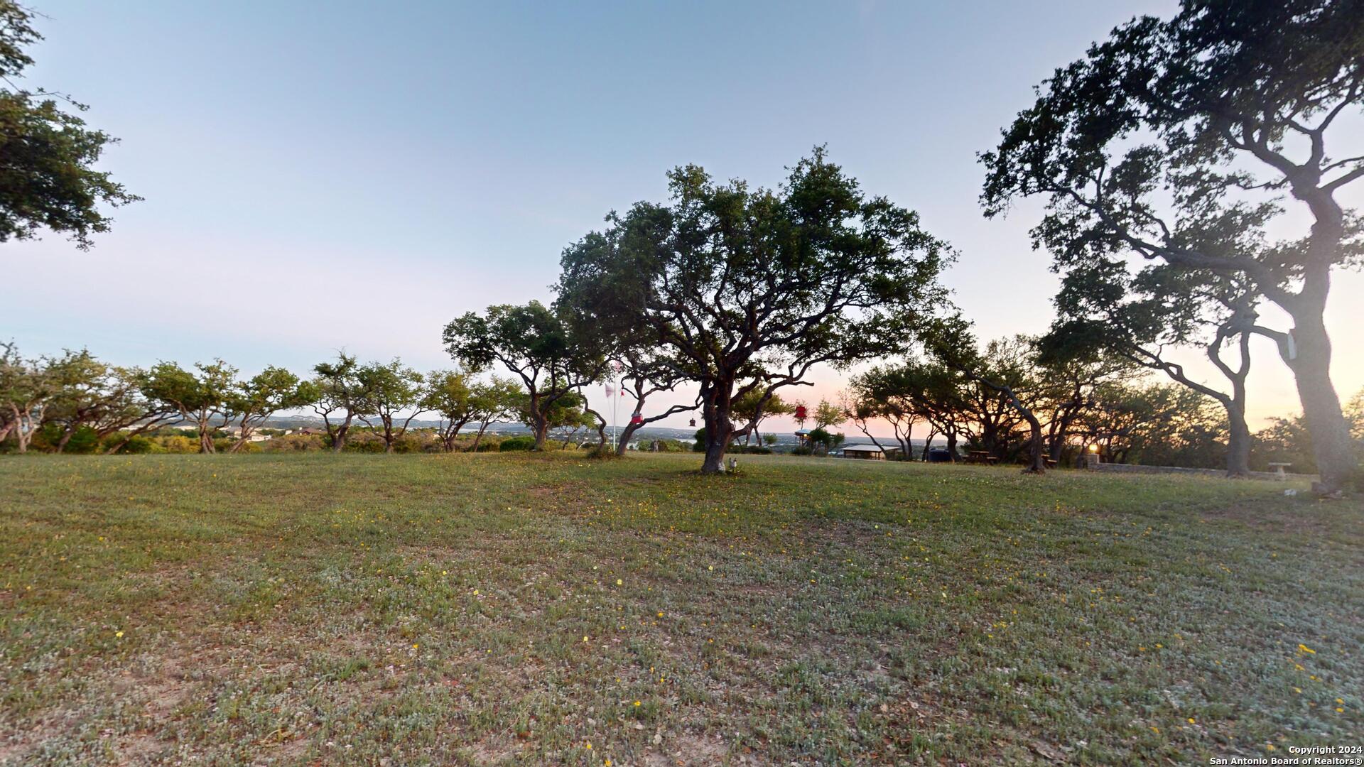 1092 COUNTRY PIKE