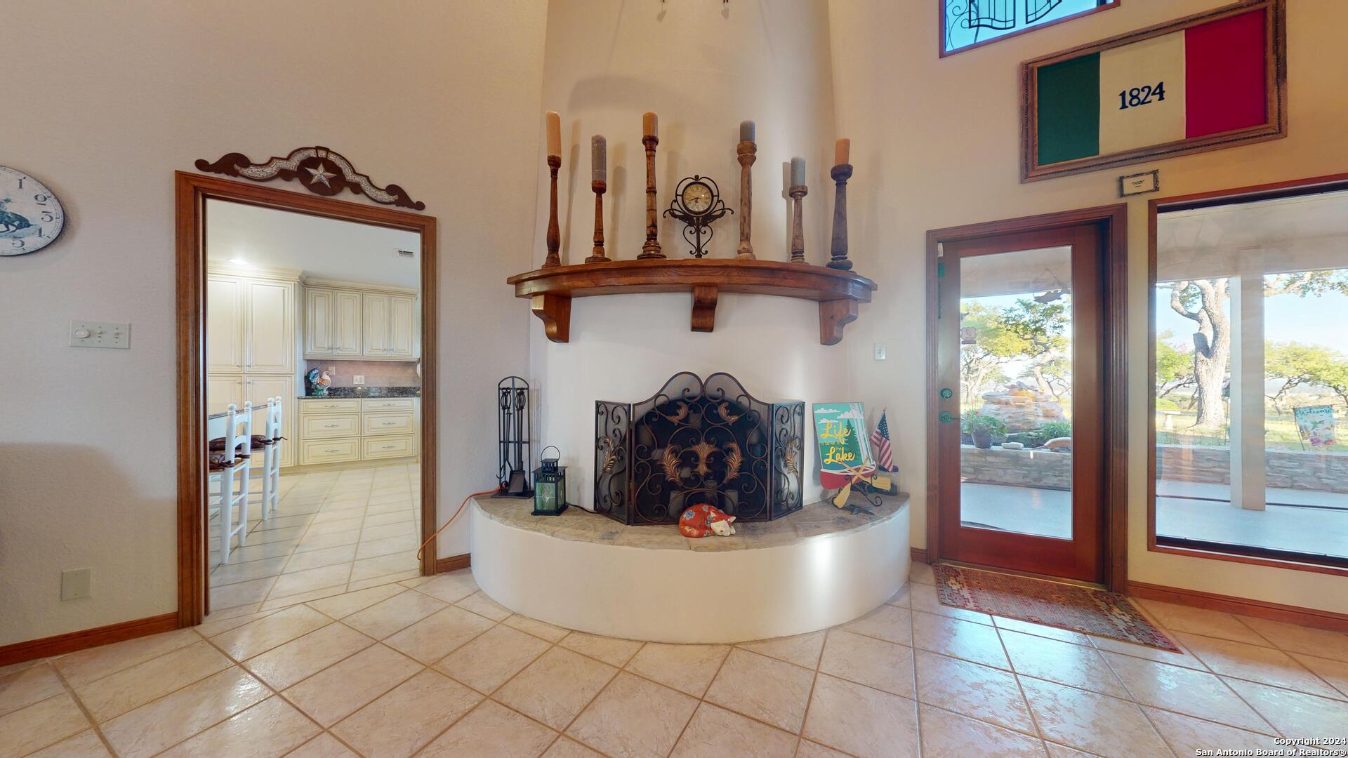 1092 COUNTRY PIKE