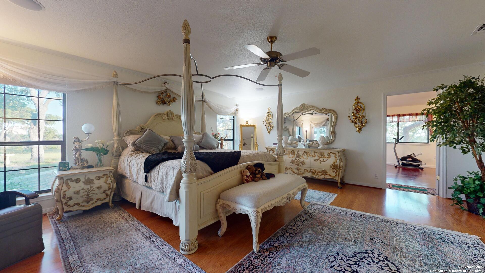 1092 COUNTRY PIKE