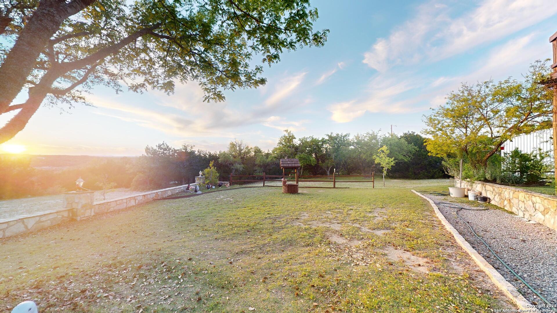1092 COUNTRY PIKE