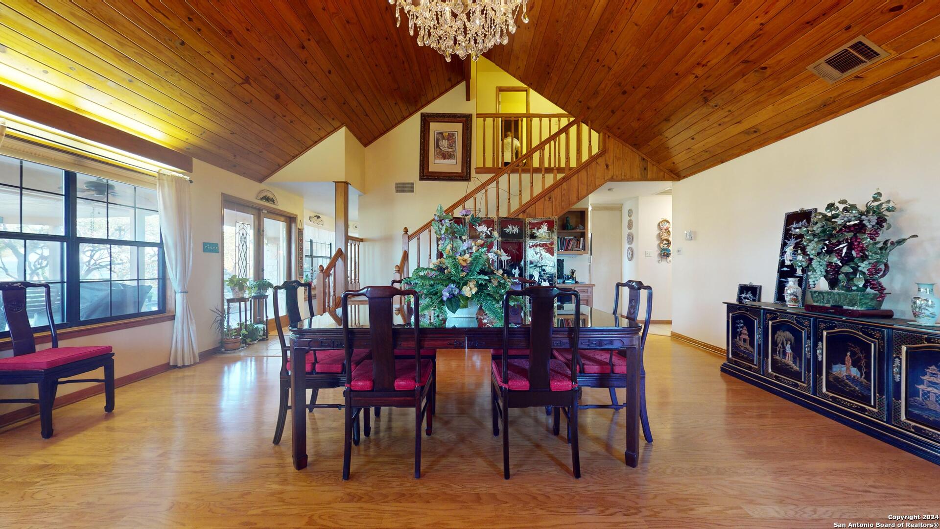 1092 COUNTRY PIKE
