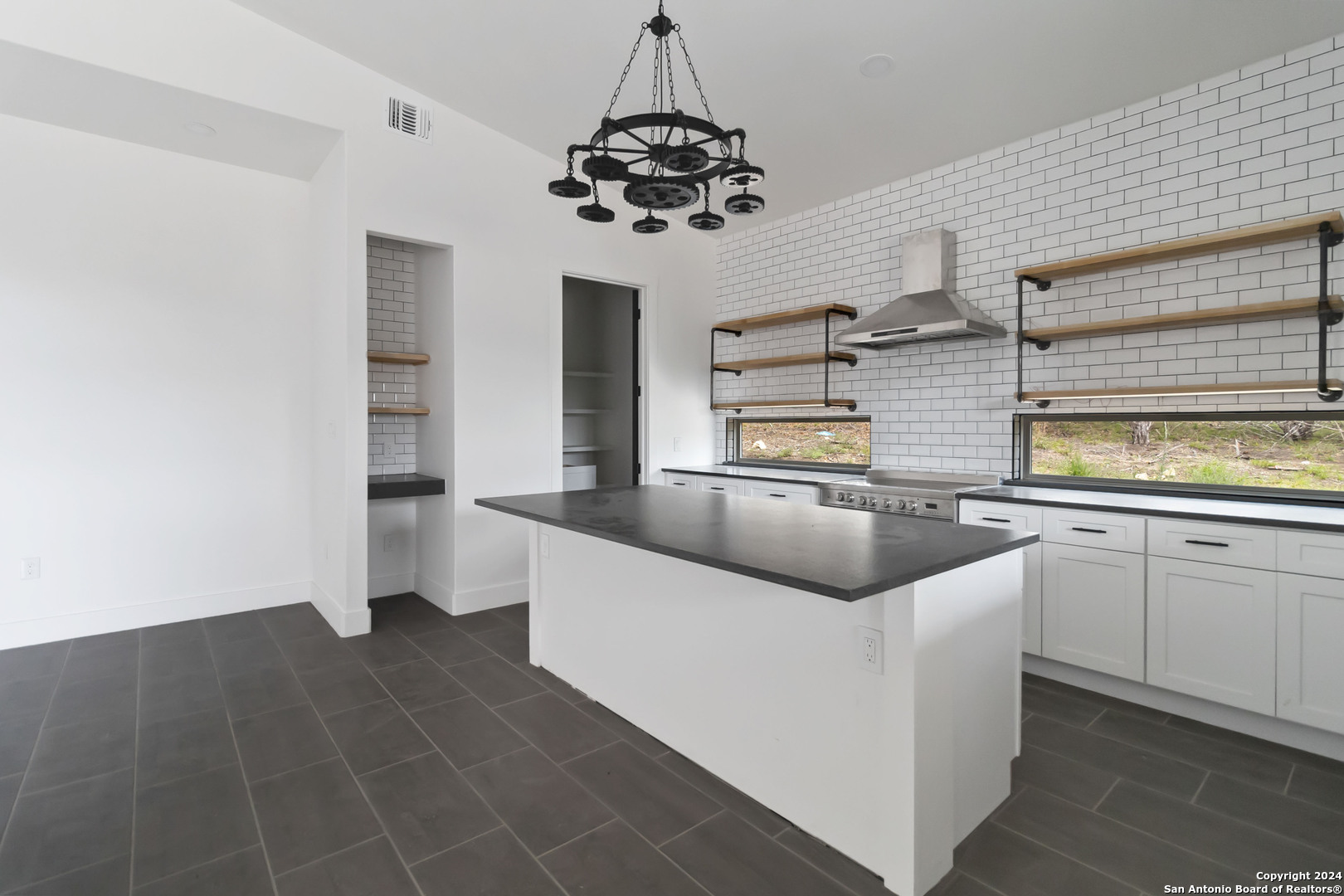 521 Primrose Path