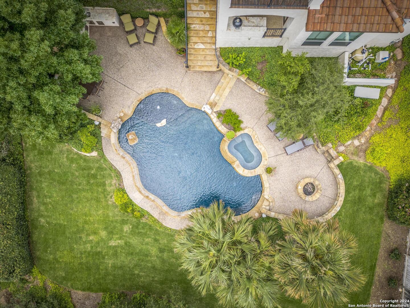 702 SLICERS HOLE