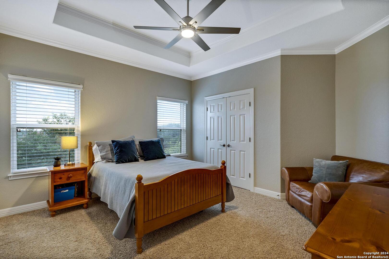 702 SLICERS HOLE