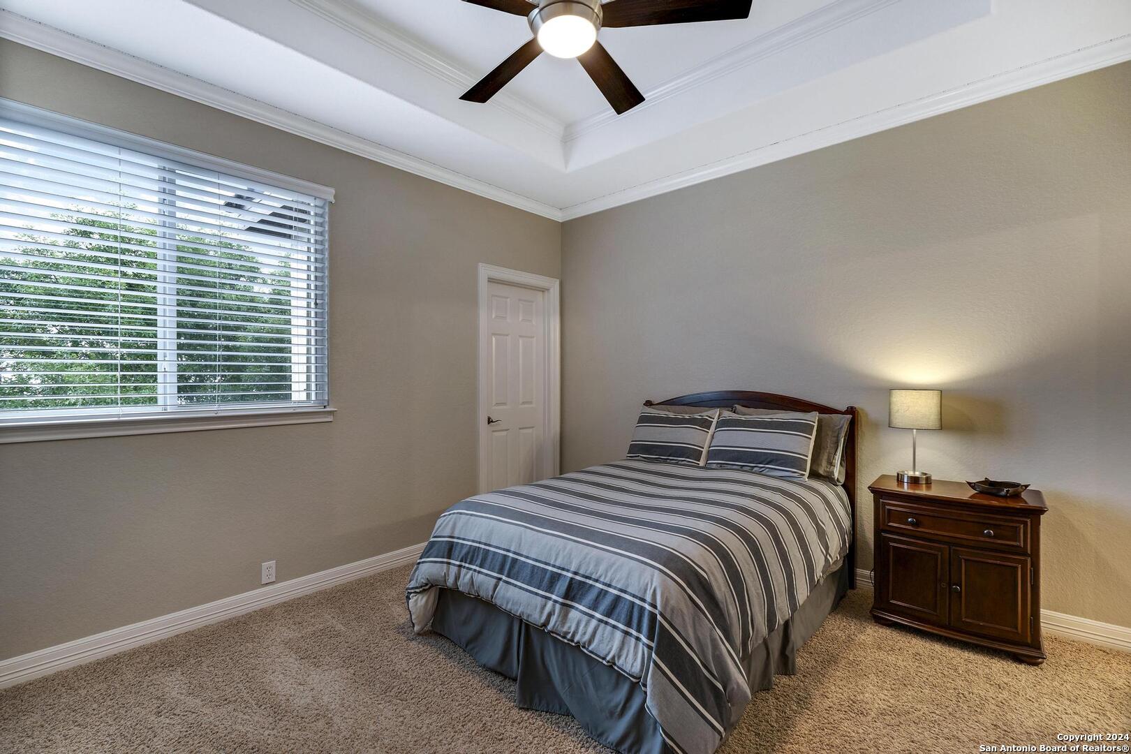 702 SLICERS HOLE