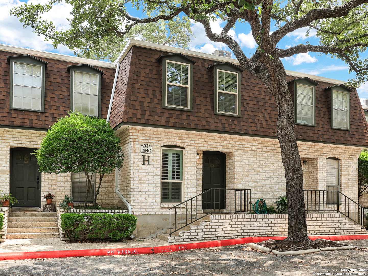 1045 Shook Ave Unit: 144H