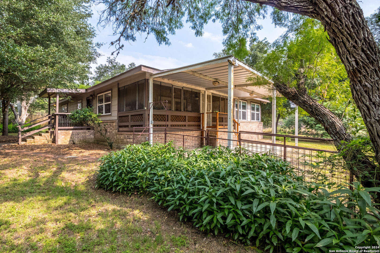 7820 TRIPLE OAKS DR