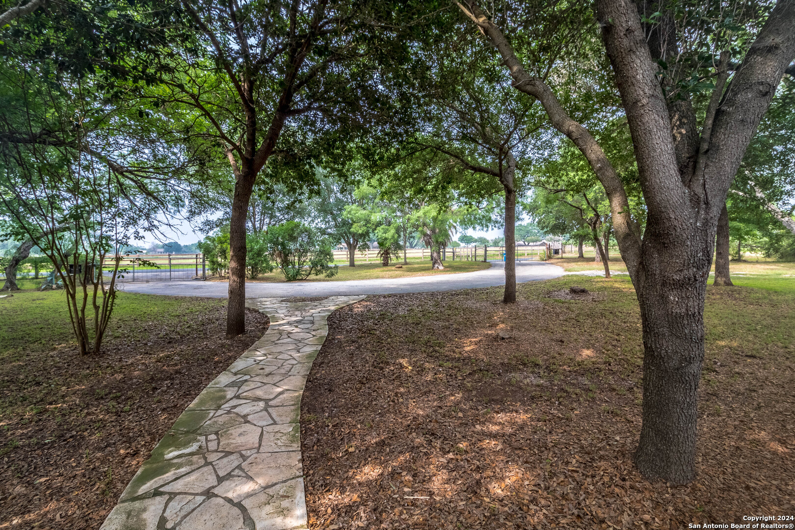 7820 TRIPLE OAKS DR