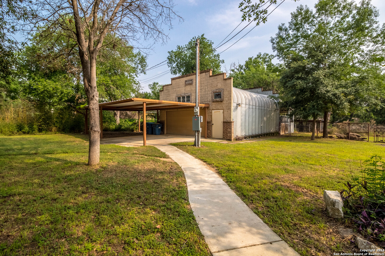 7820 TRIPLE OAKS DR