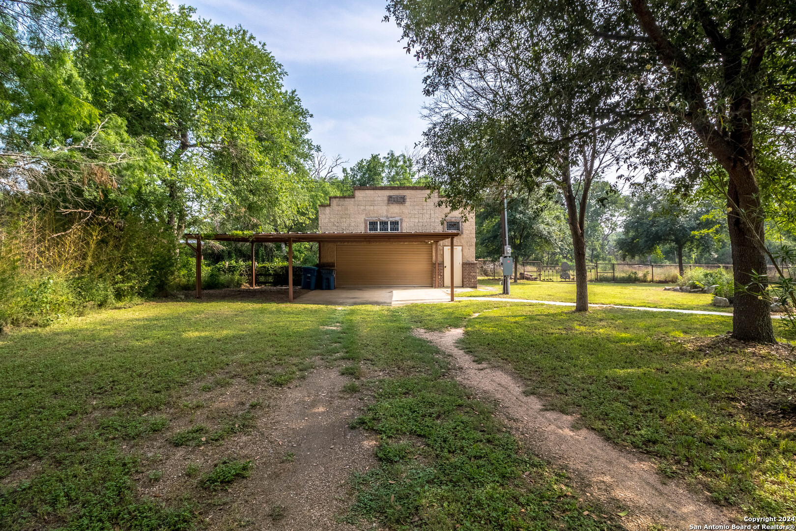 7820 TRIPLE OAKS DR