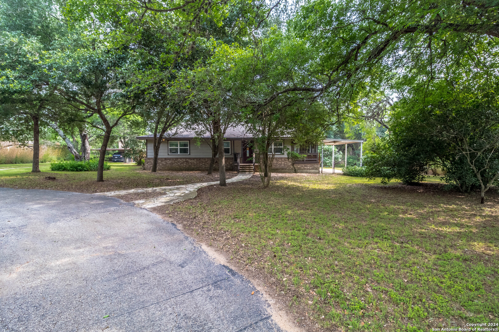 7820 TRIPLE OAKS DR
