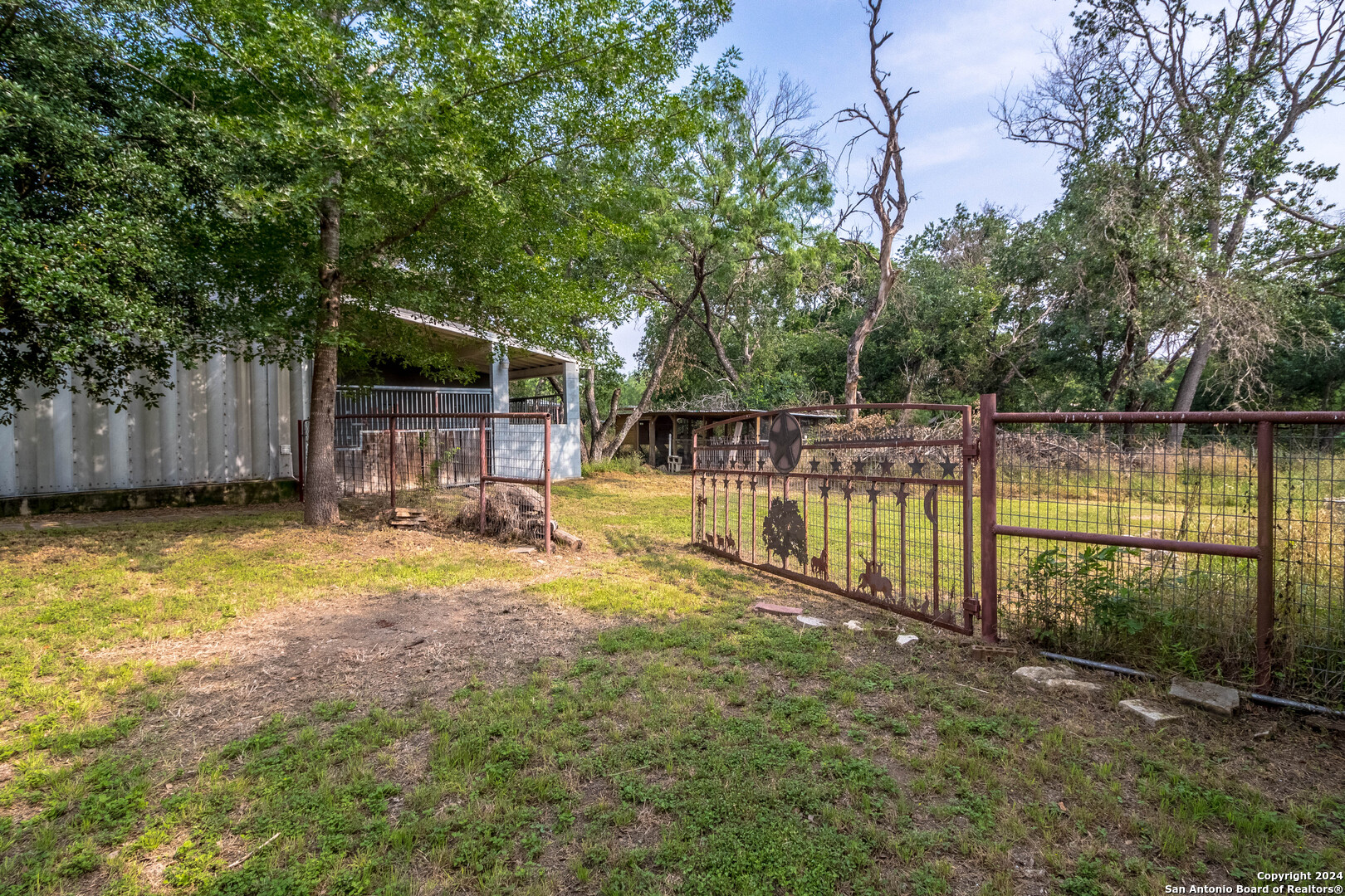 7820 TRIPLE OAKS DR