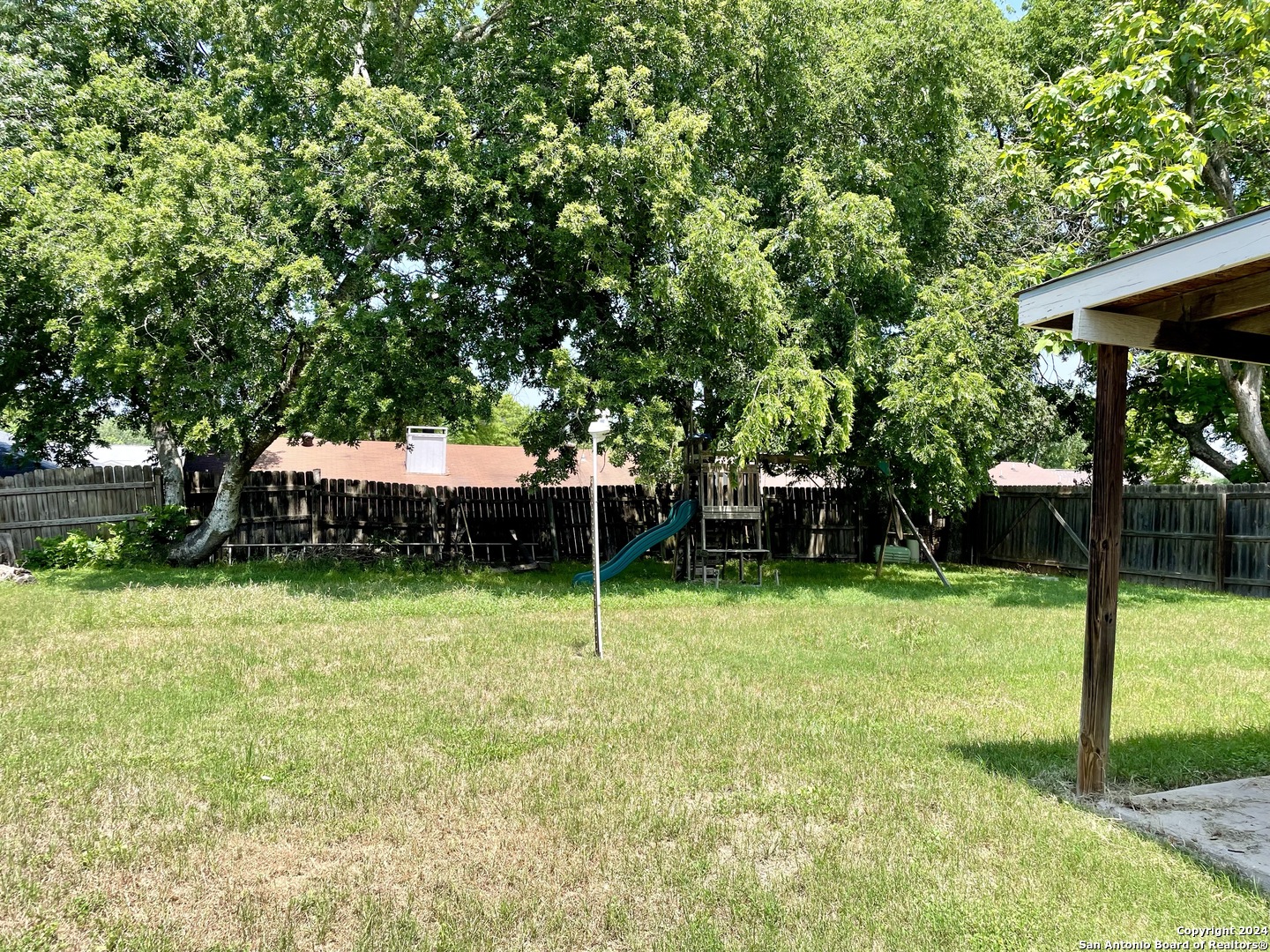 3425 Cliffside