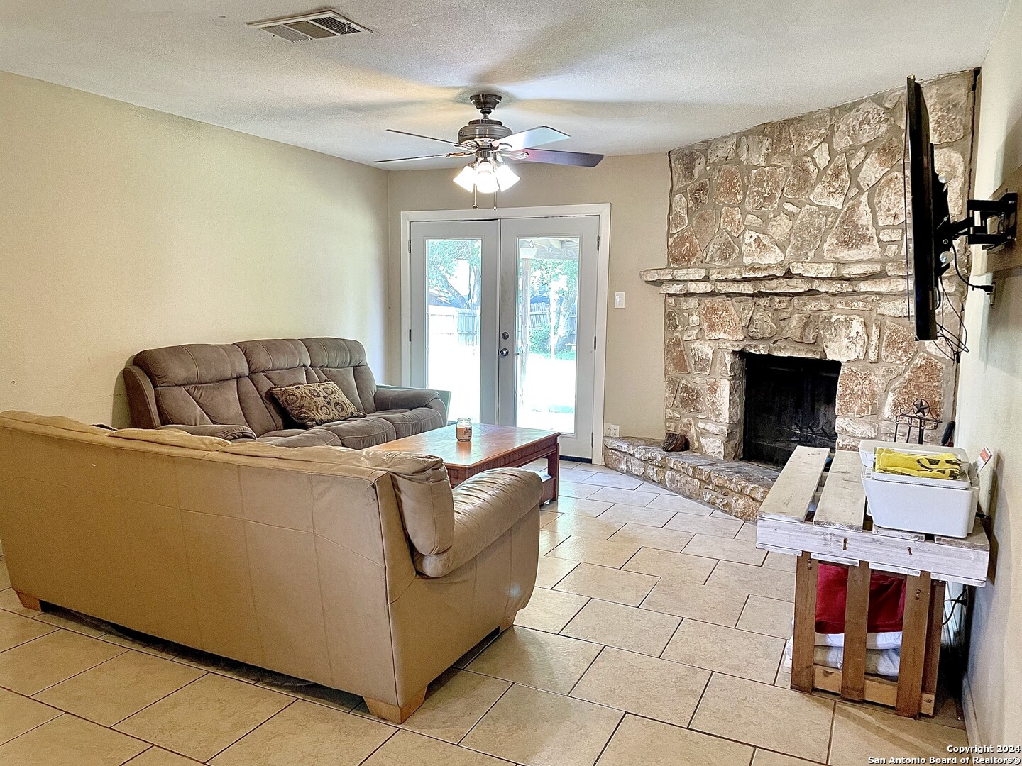 3425 Cliffside