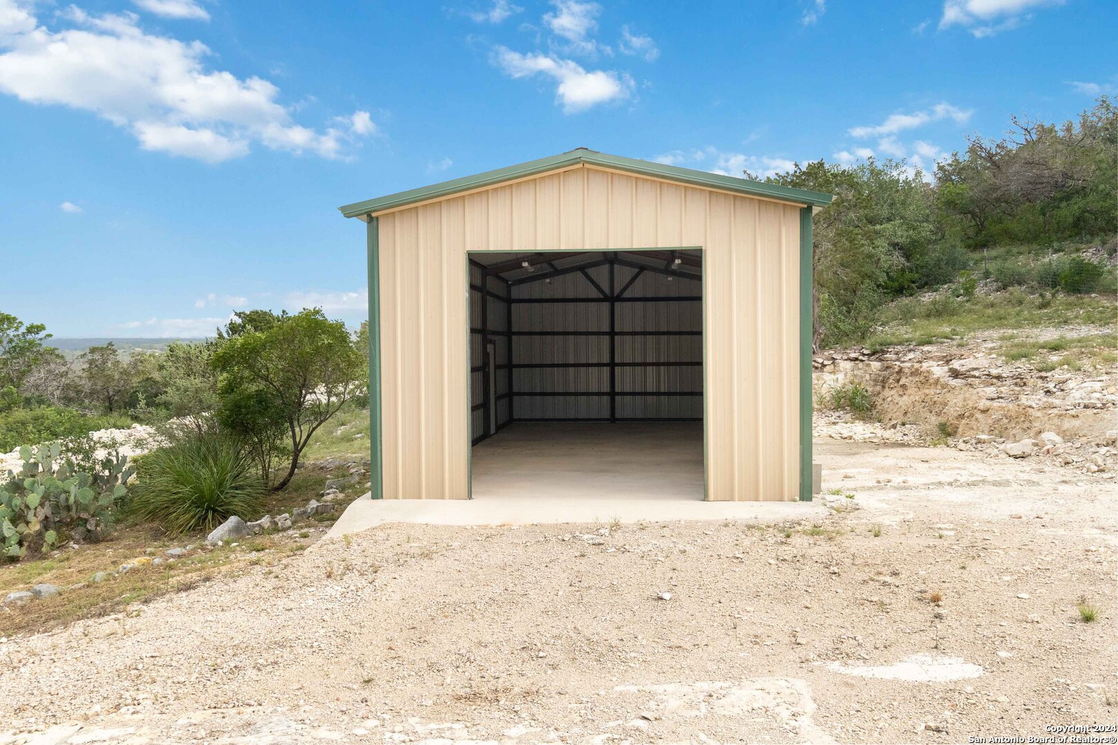 264 W COUNTY ROAD 2481