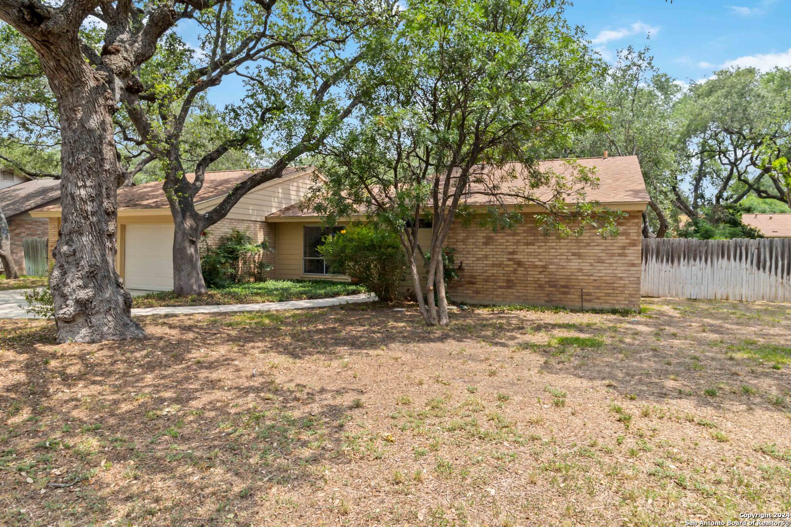 13823 SUSANCREST DR