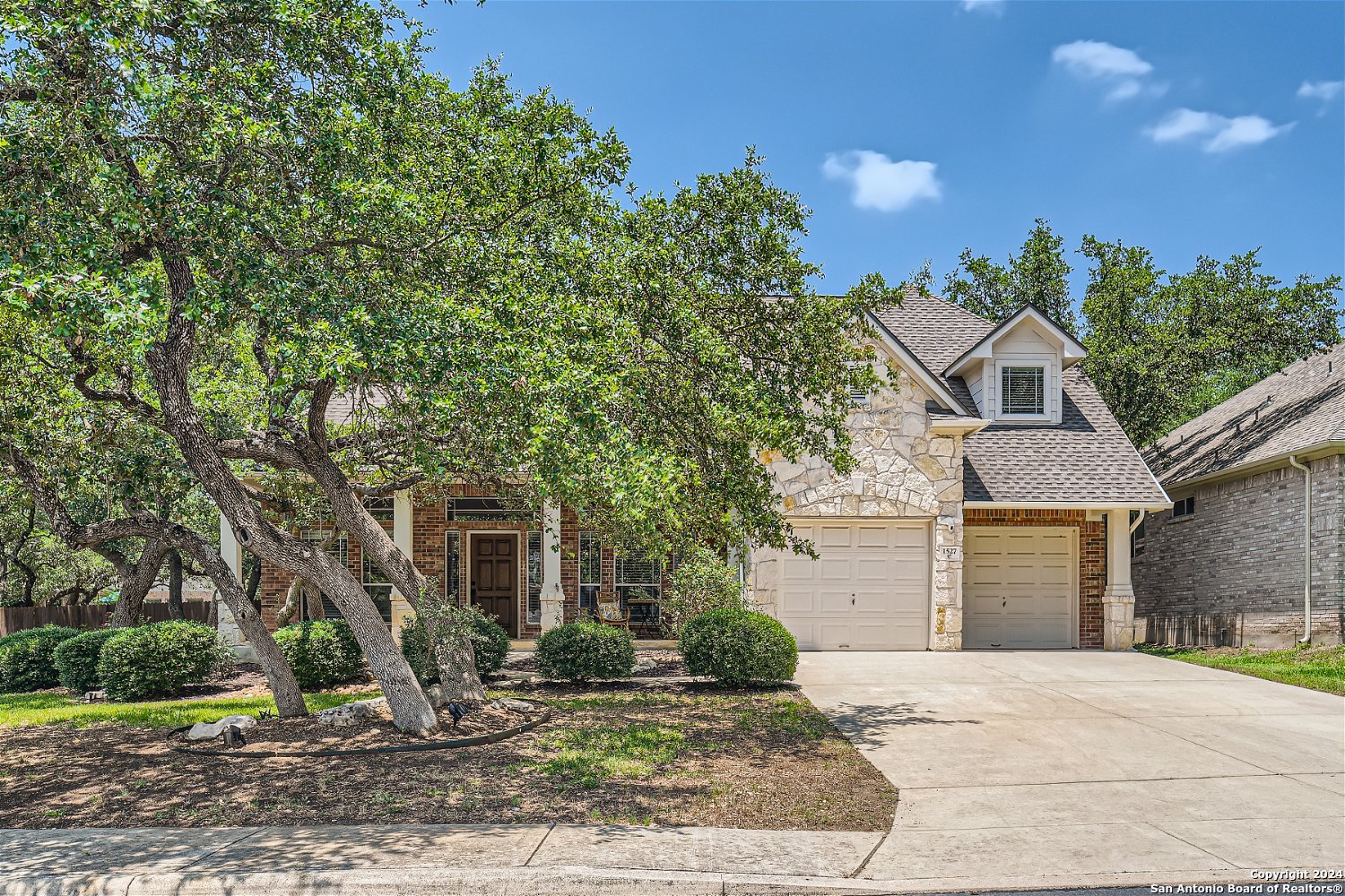 1527 Overlook Creek