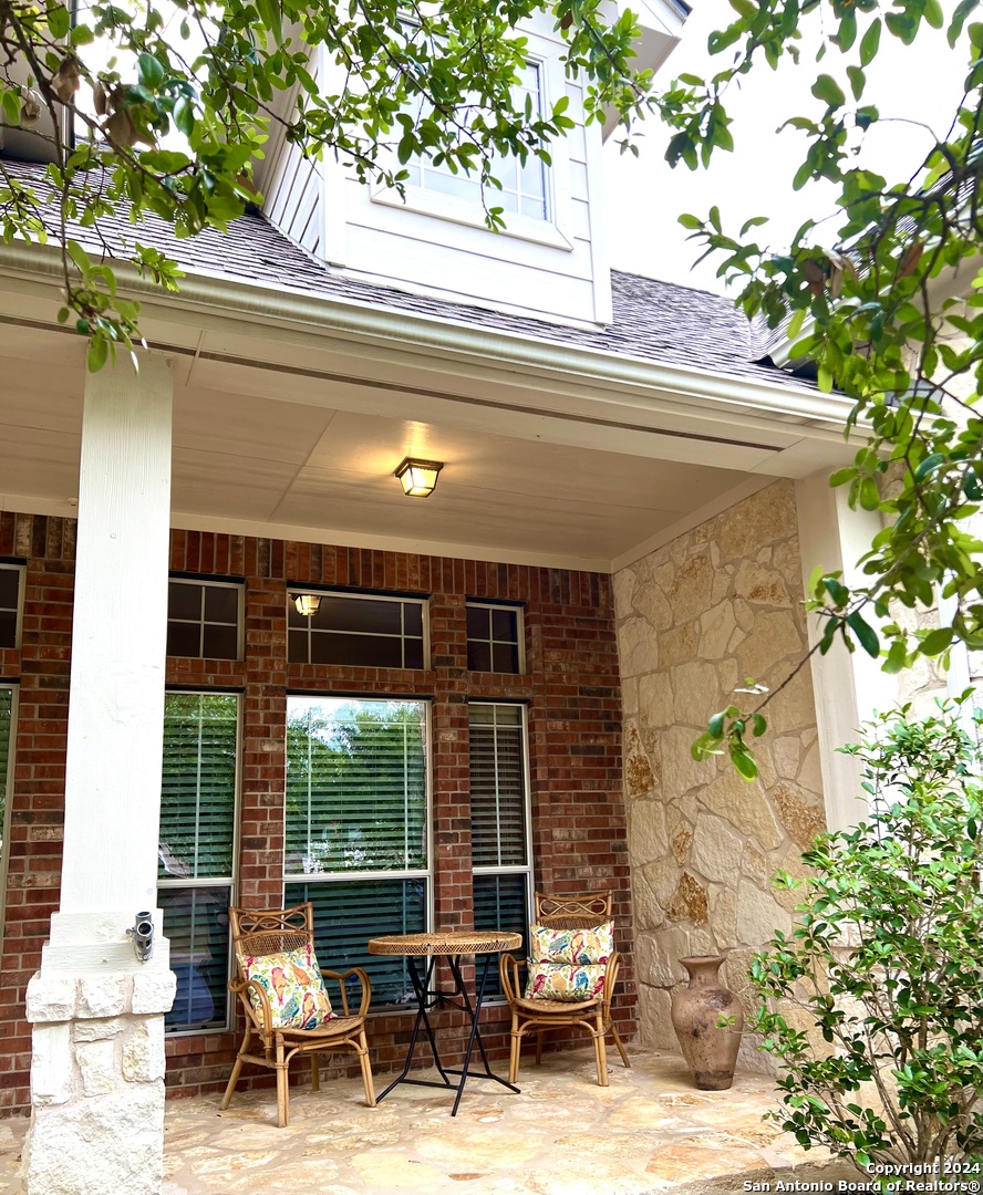 1527 Overlook Creek