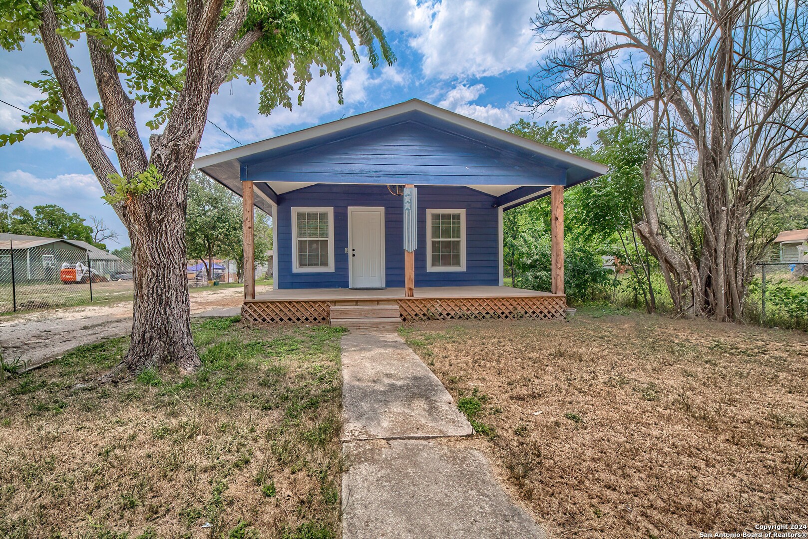 1619 N Bowie St