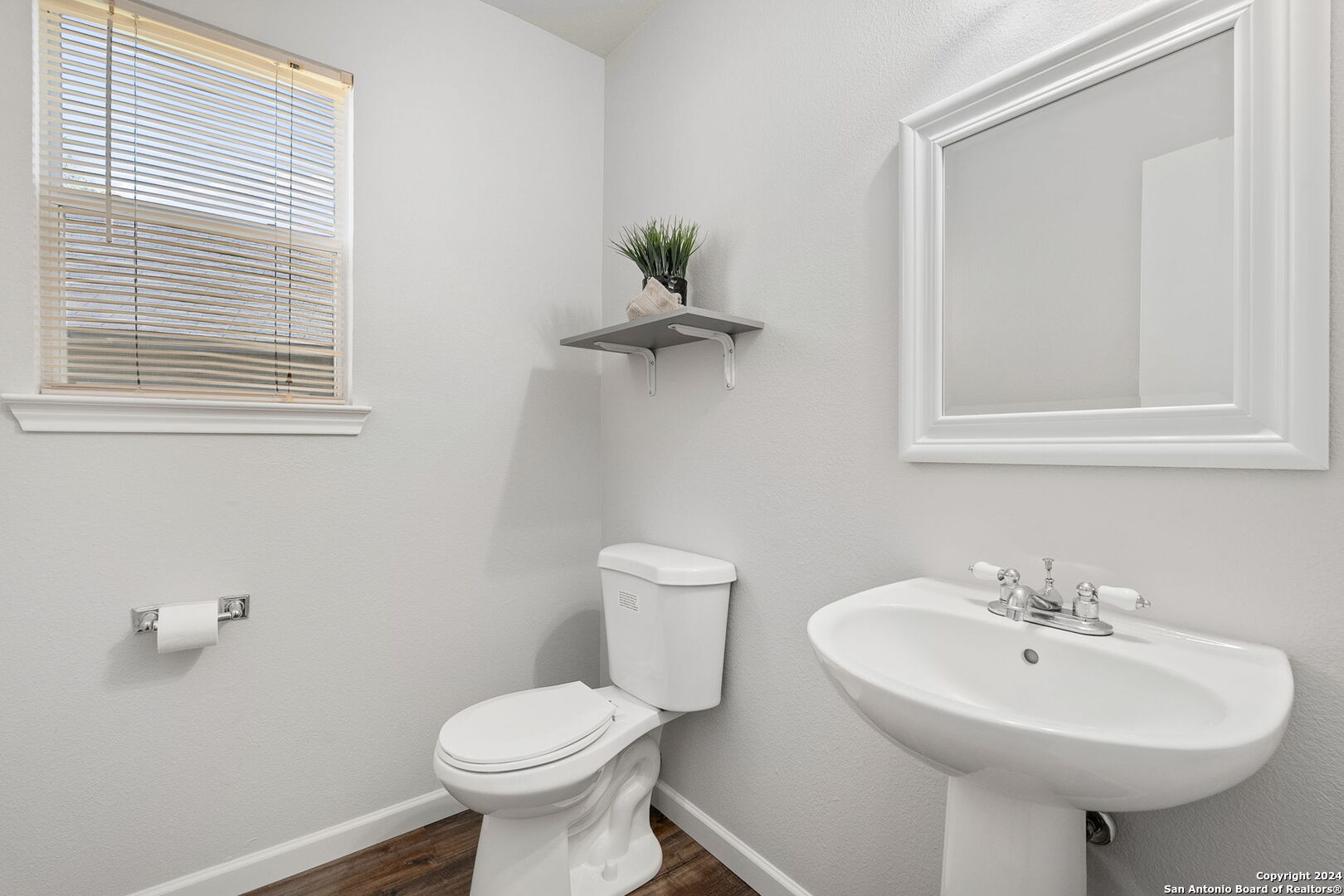8226 Coppergate