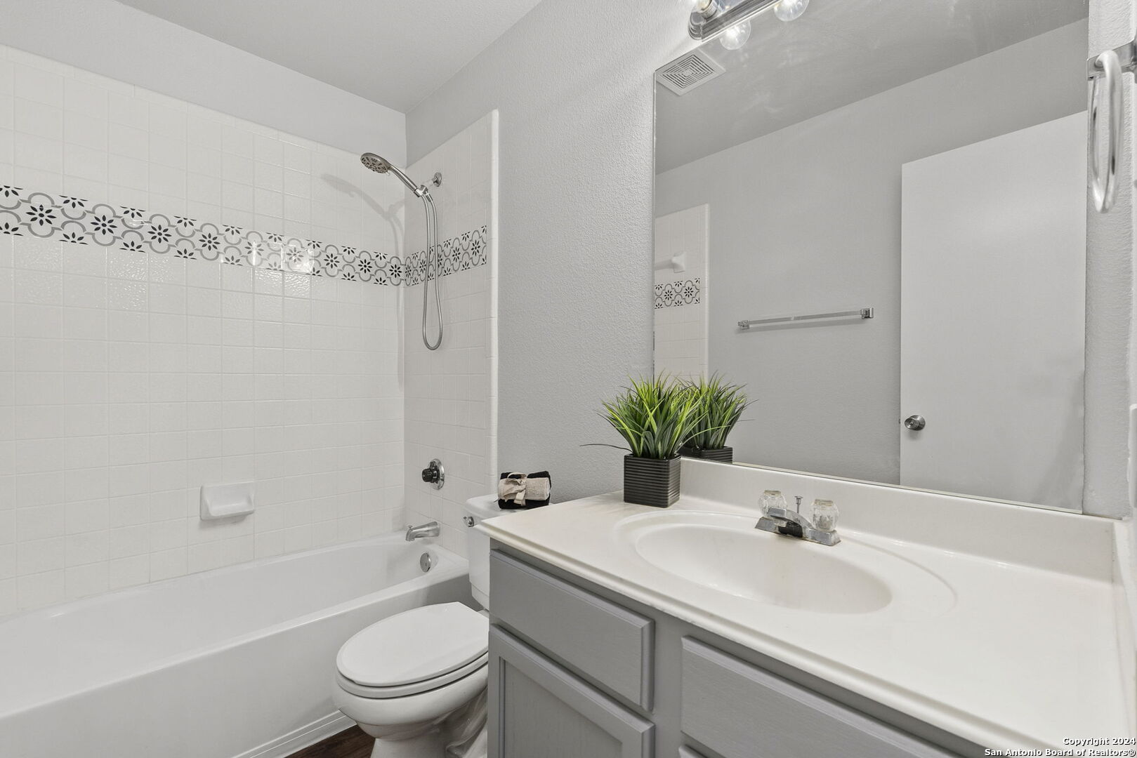 8226 Coppergate