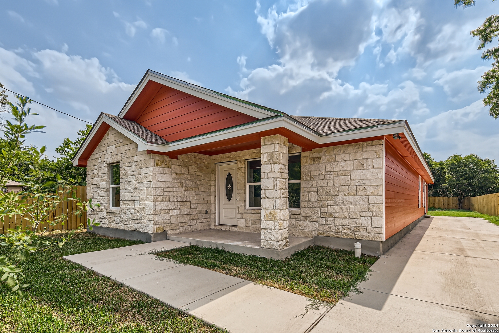 8843 TROY DR