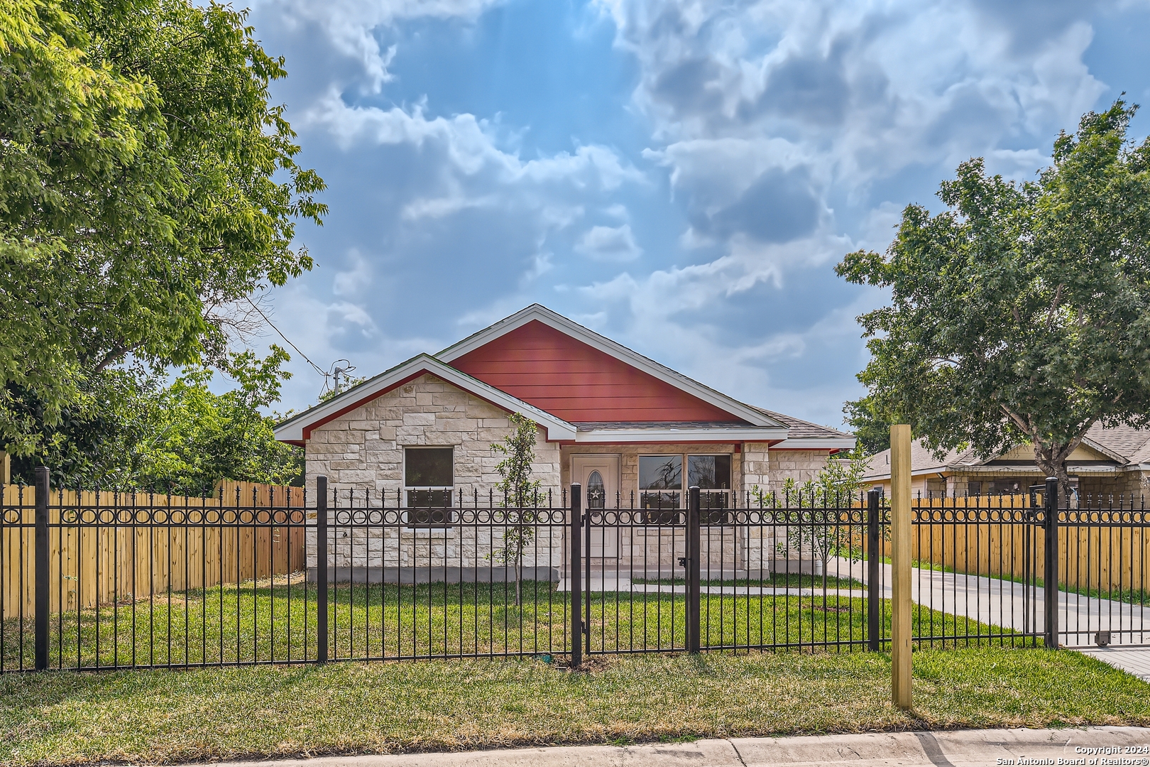 8843 TROY DR