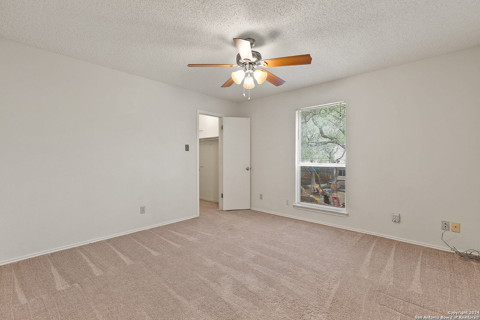 13738 OAK PEBBLE