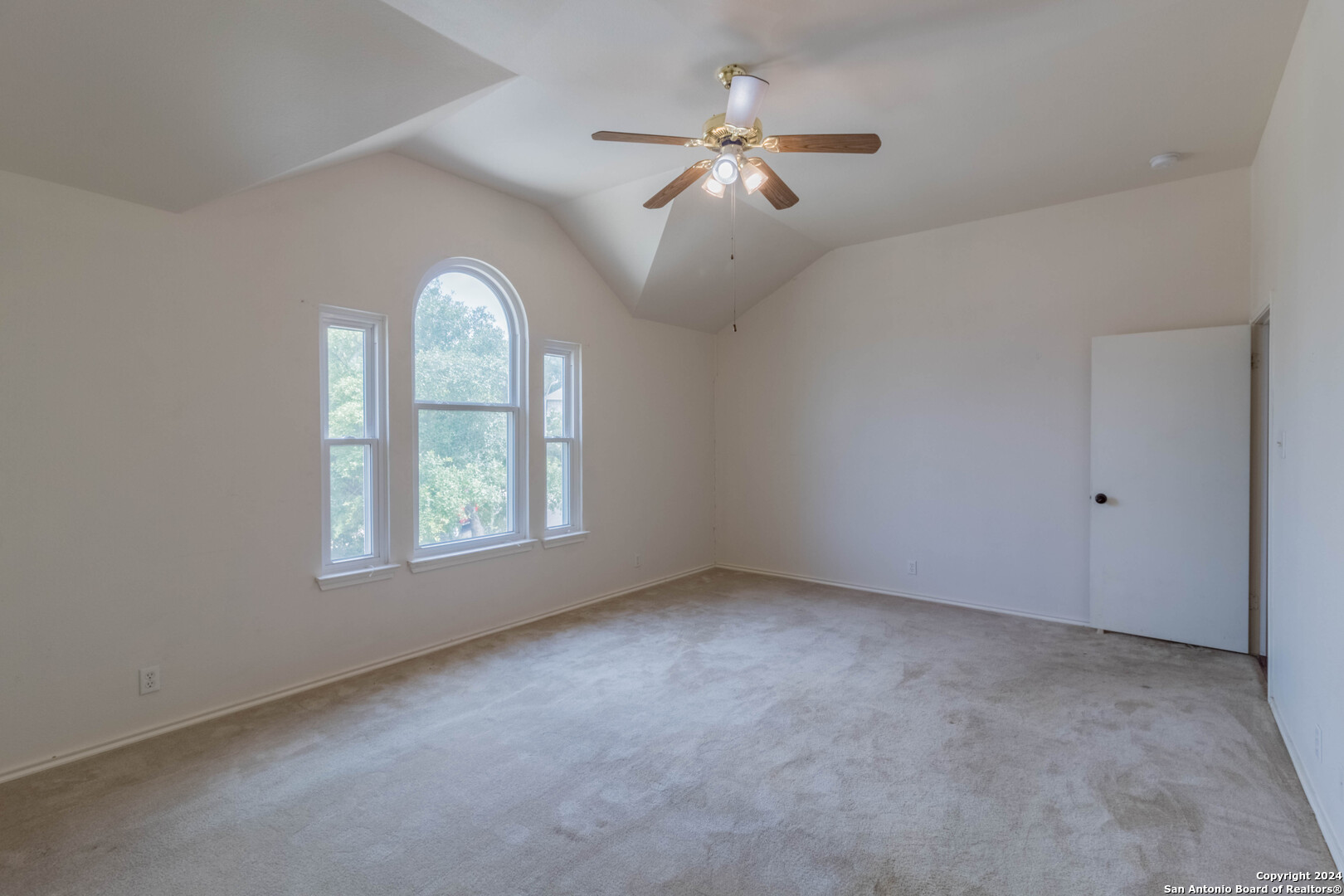 1128 Lauran Park Dr.