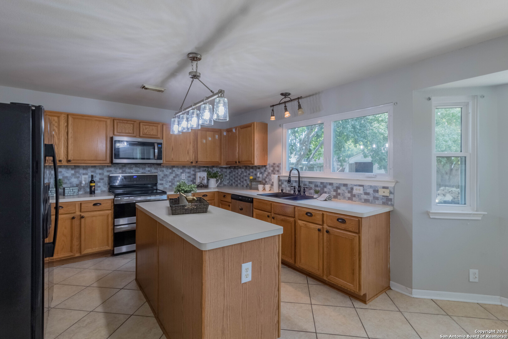 1128 Lauran Park Dr.
