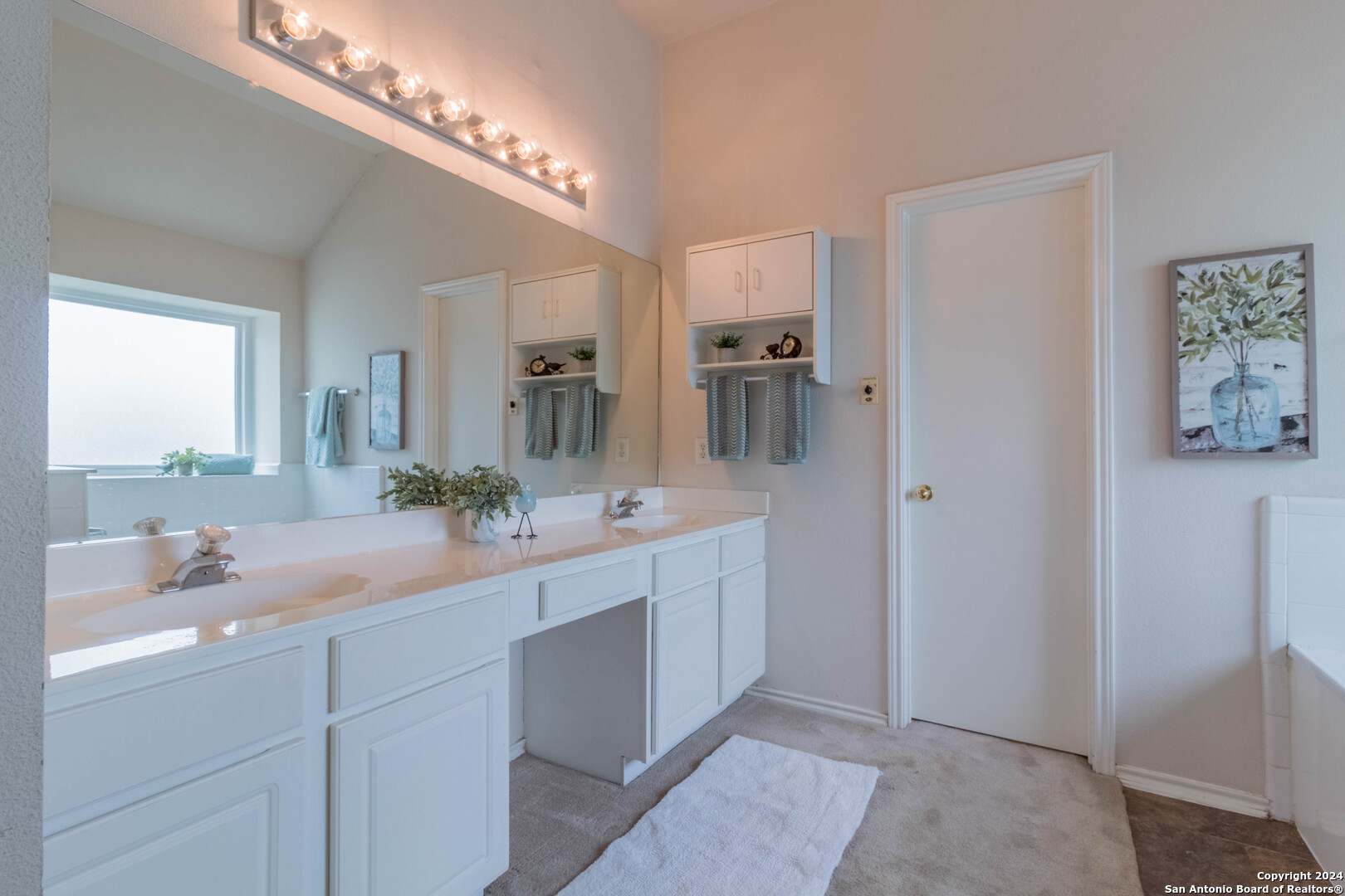 1128 Lauran Park Dr.