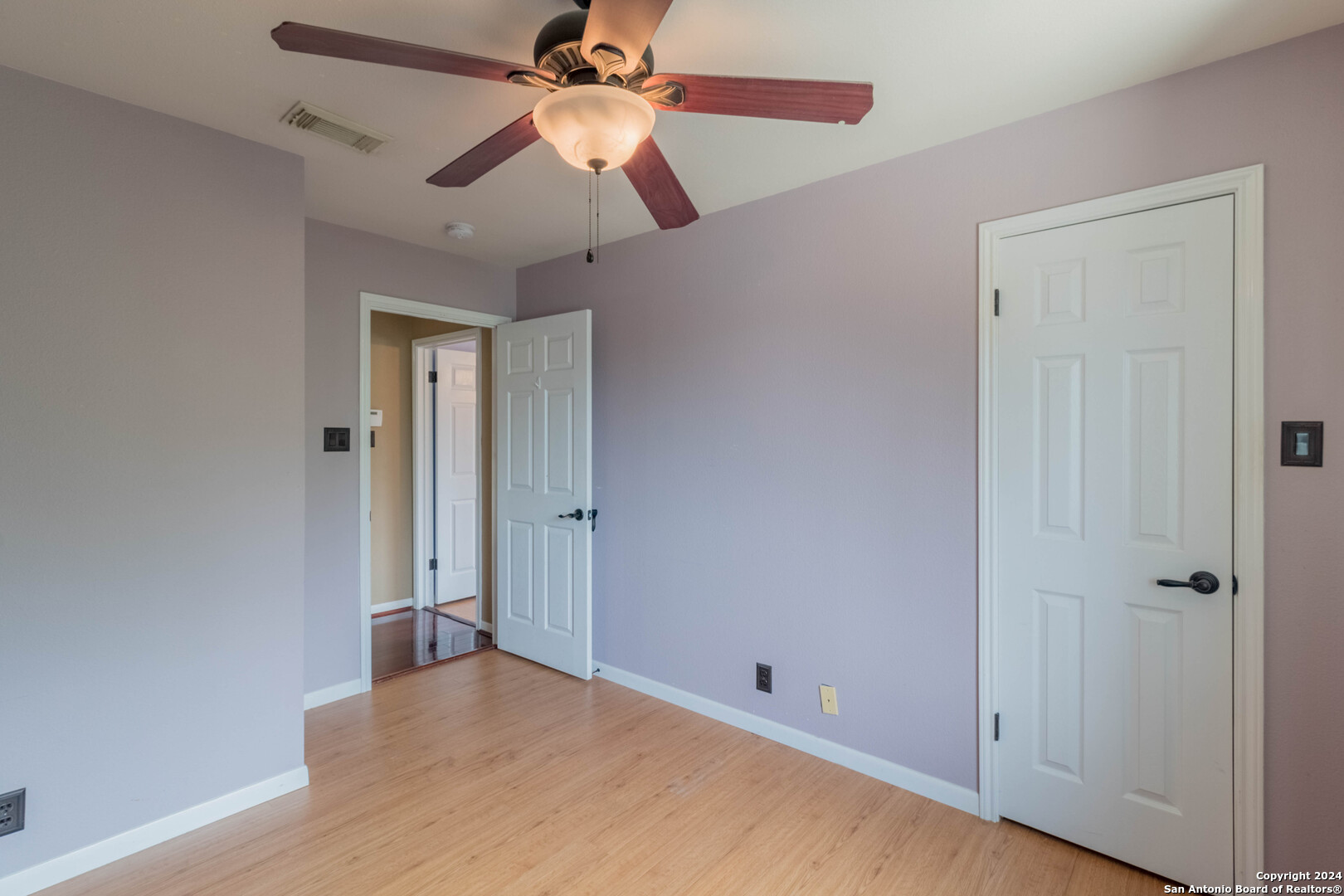 1128 Lauran Park Dr.