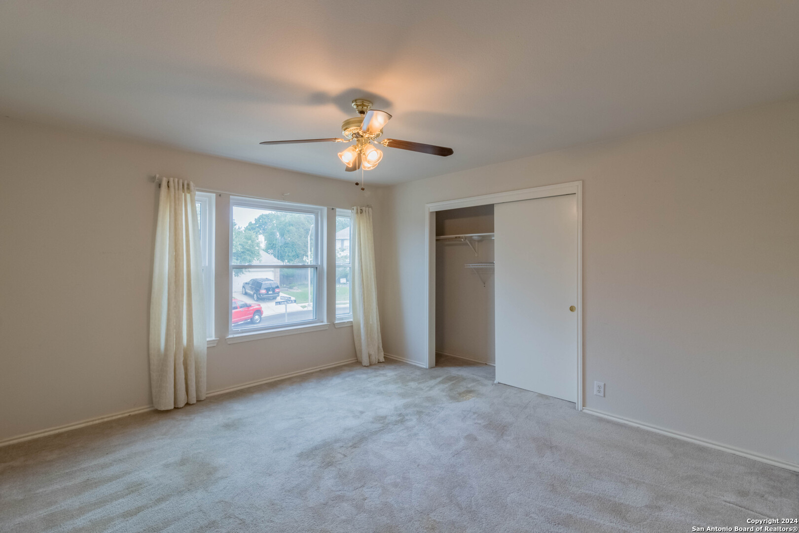 1128 Lauran Park Dr.