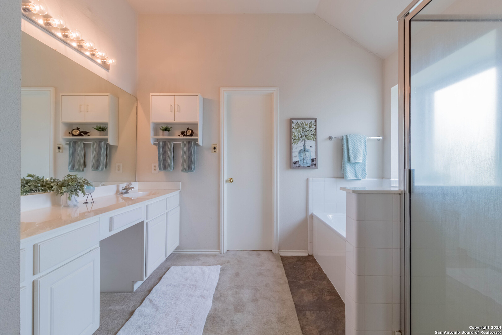 1128 Lauran Park Dr.