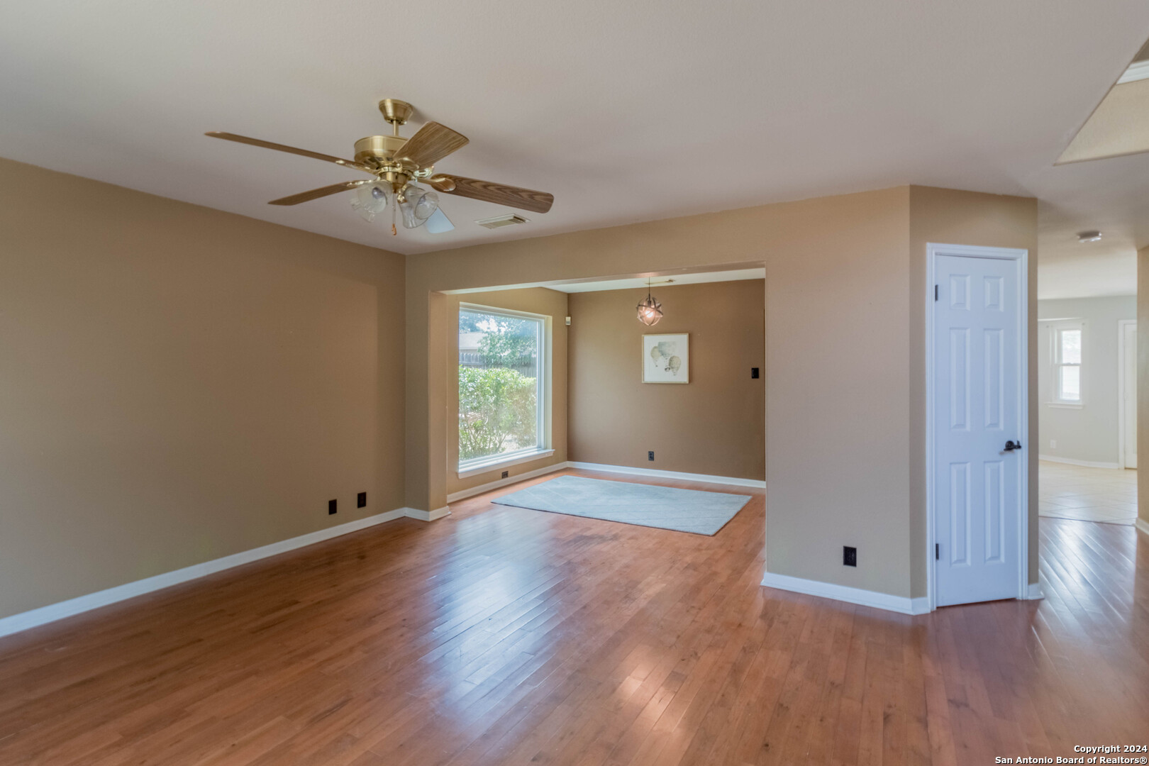 1128 Lauran Park Dr.
