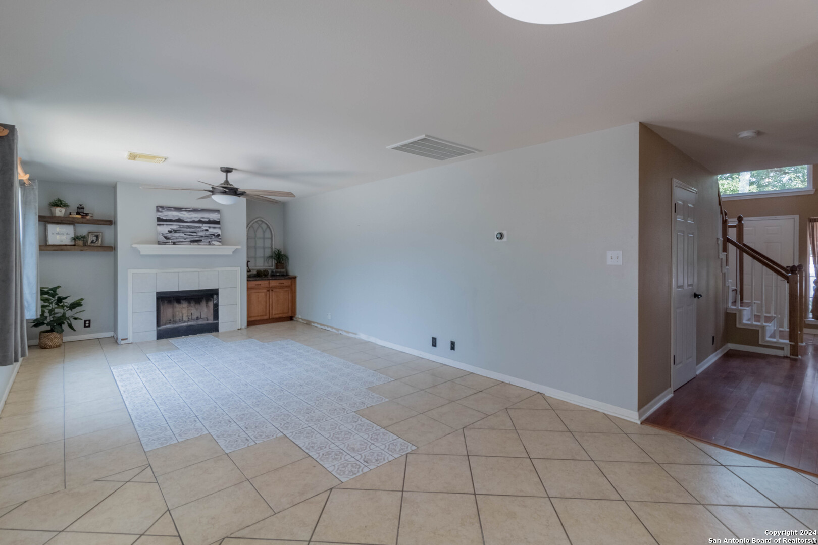 1128 Lauran Park Dr.