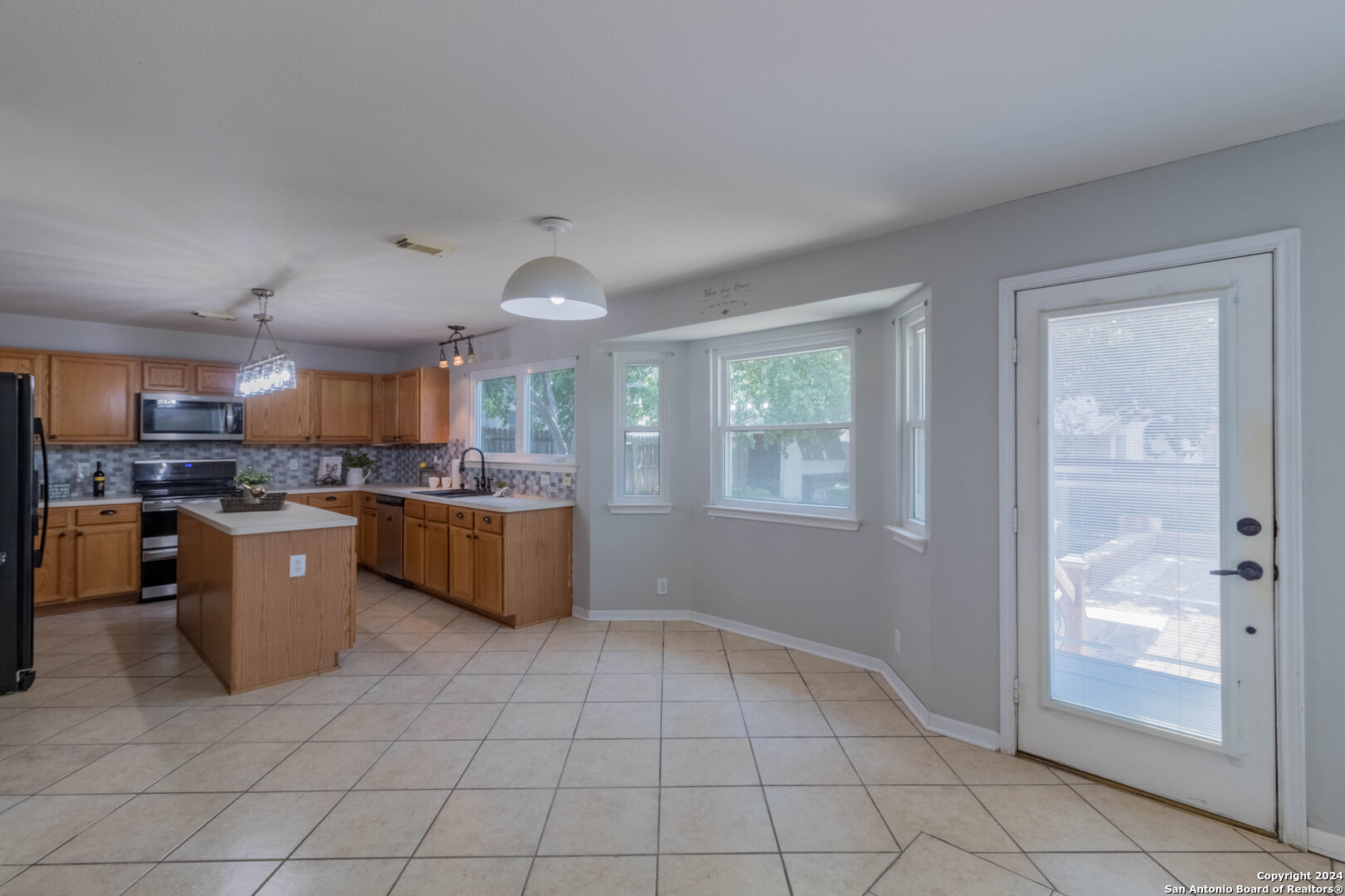 1128 Lauran Park Dr.