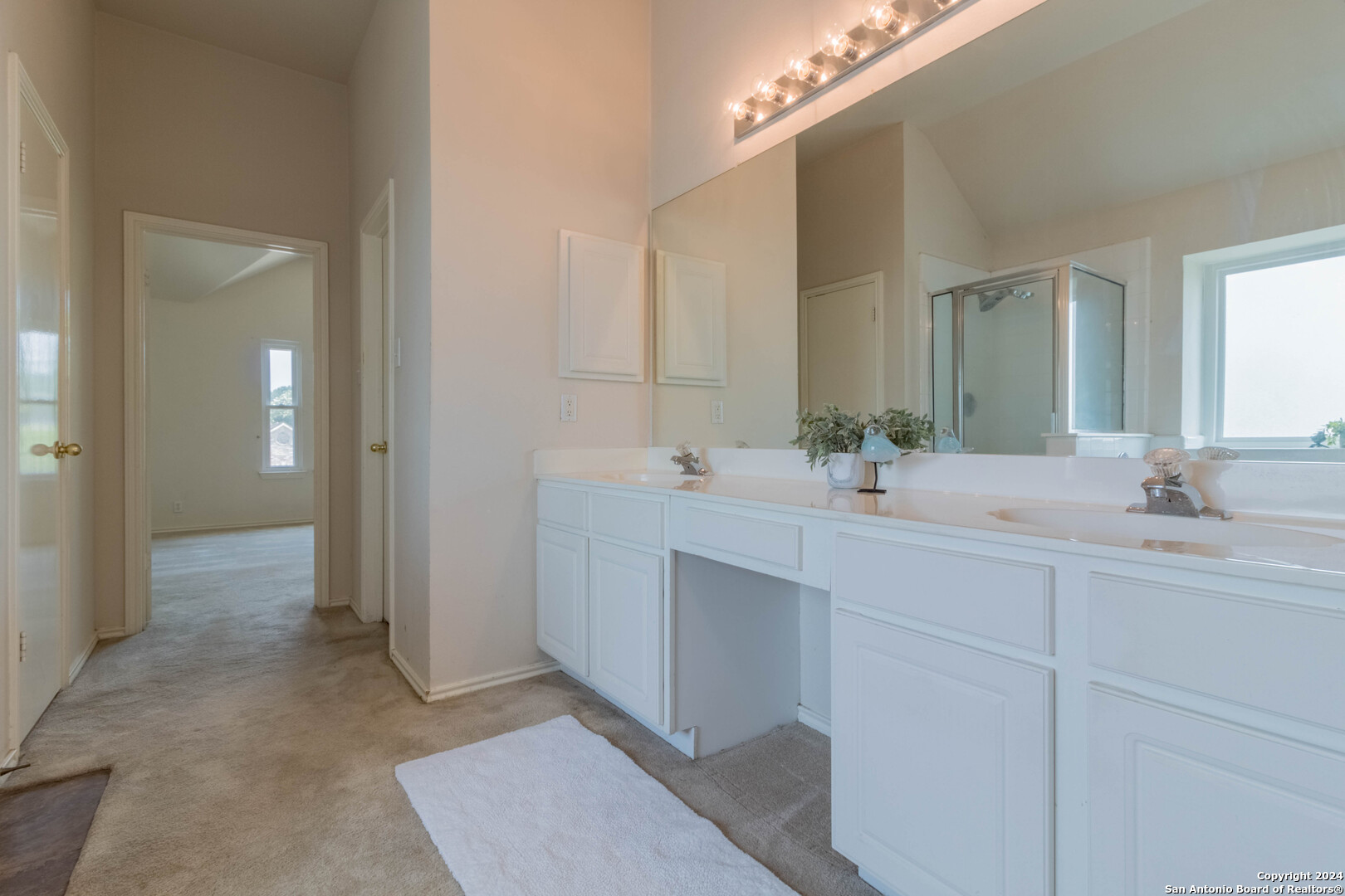 1128 Lauran Park Dr.
