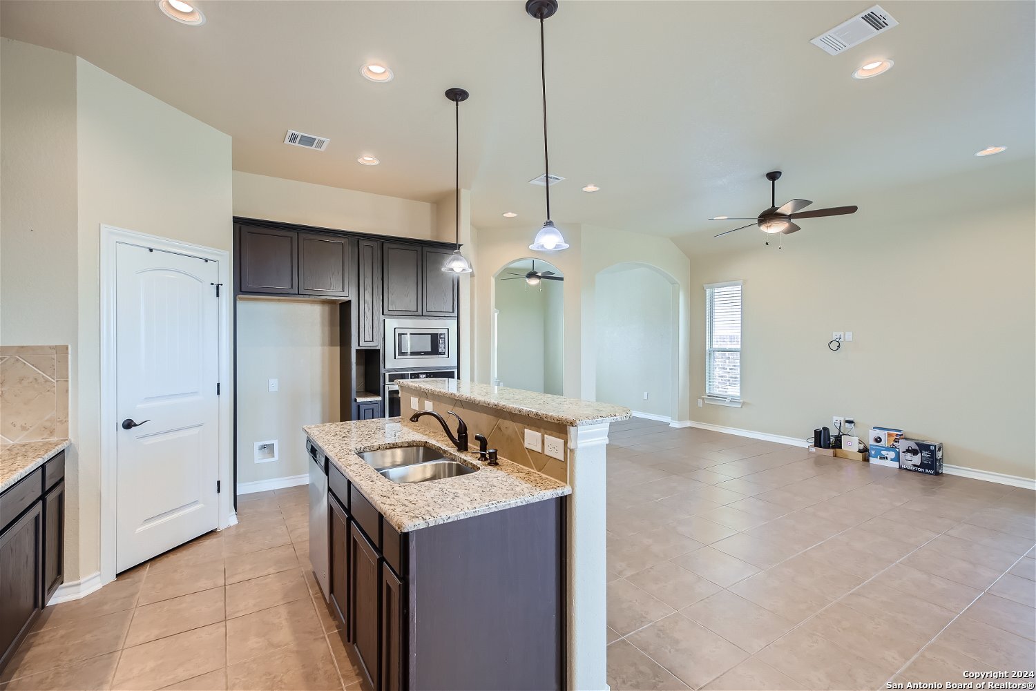 15243 COMANCHE HILLS
