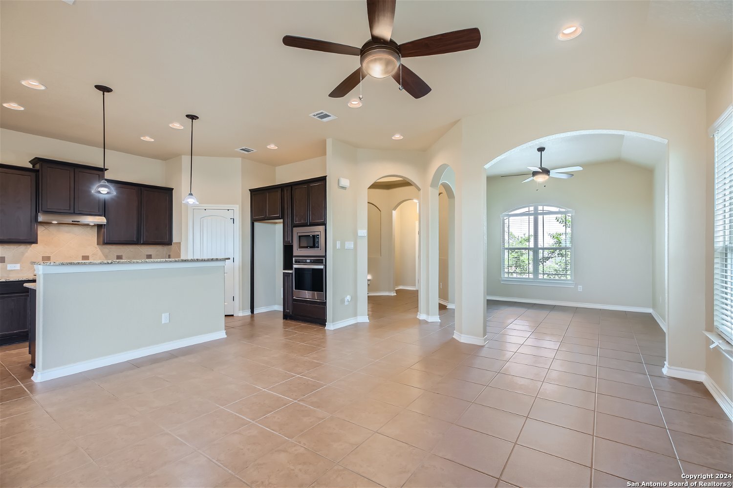 15243 COMANCHE HILLS