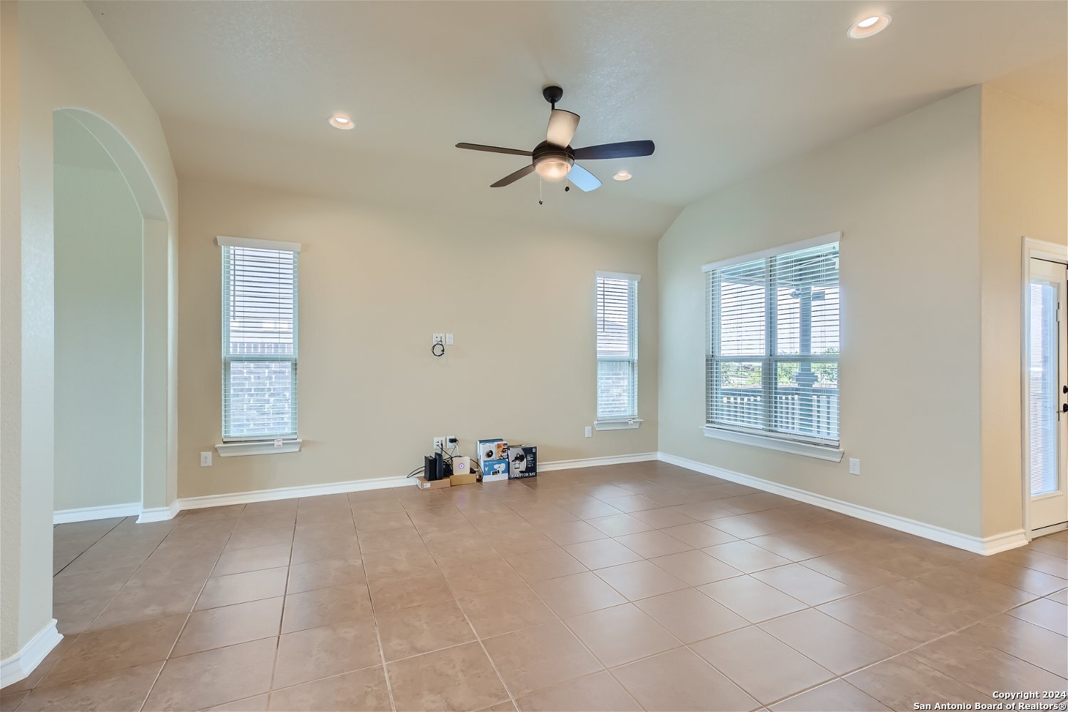 15243 COMANCHE HILLS