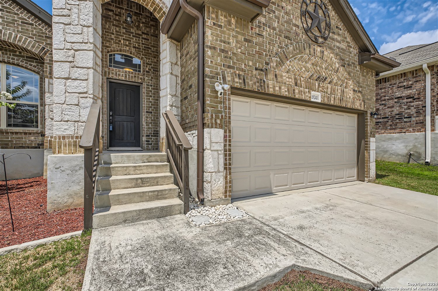 15243 COMANCHE HILLS